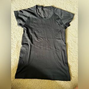 Swiftly tee (cropped to race length)